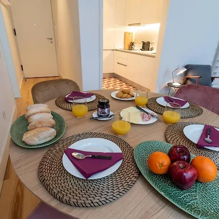 Modern 1bdr In Downtown By Lovelystay リスボン